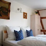 Pensjonat & Cafe Mohrenbrunnen 4*