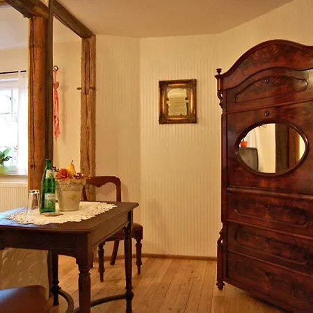 Konukevi & Cafe Mohrenbrunnen 4*