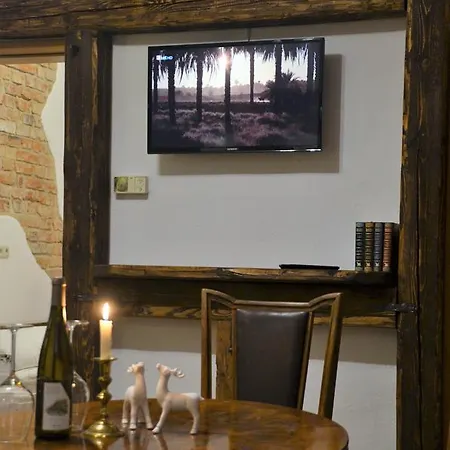 Konukevi & Cafe Mohrenbrunnen 4*