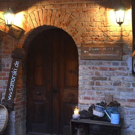 Konukevi & Cafe Mohrenbrunnen 3*