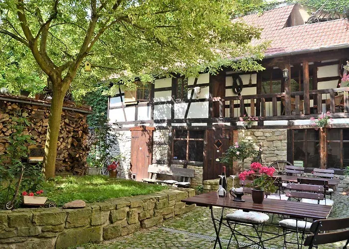 Konukevi & Cafe Mohrenbrunnen 4*