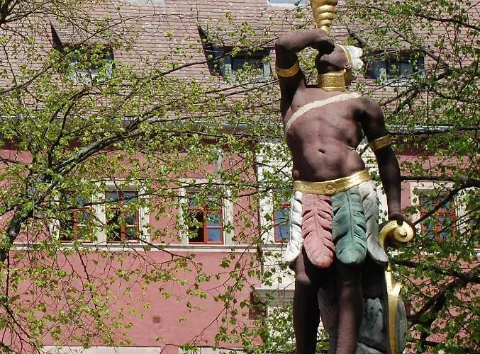 Konukevi & Cafe Mohrenbrunnen 4*